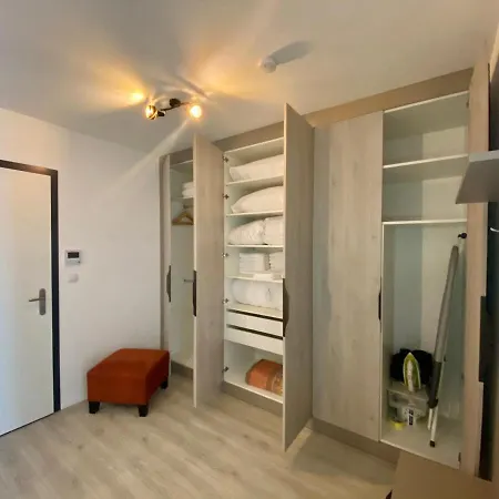 Seven Days Smíchov Apartamento